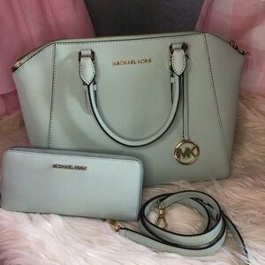 Michael kors Lrg Ciara Satchel & wallet SET